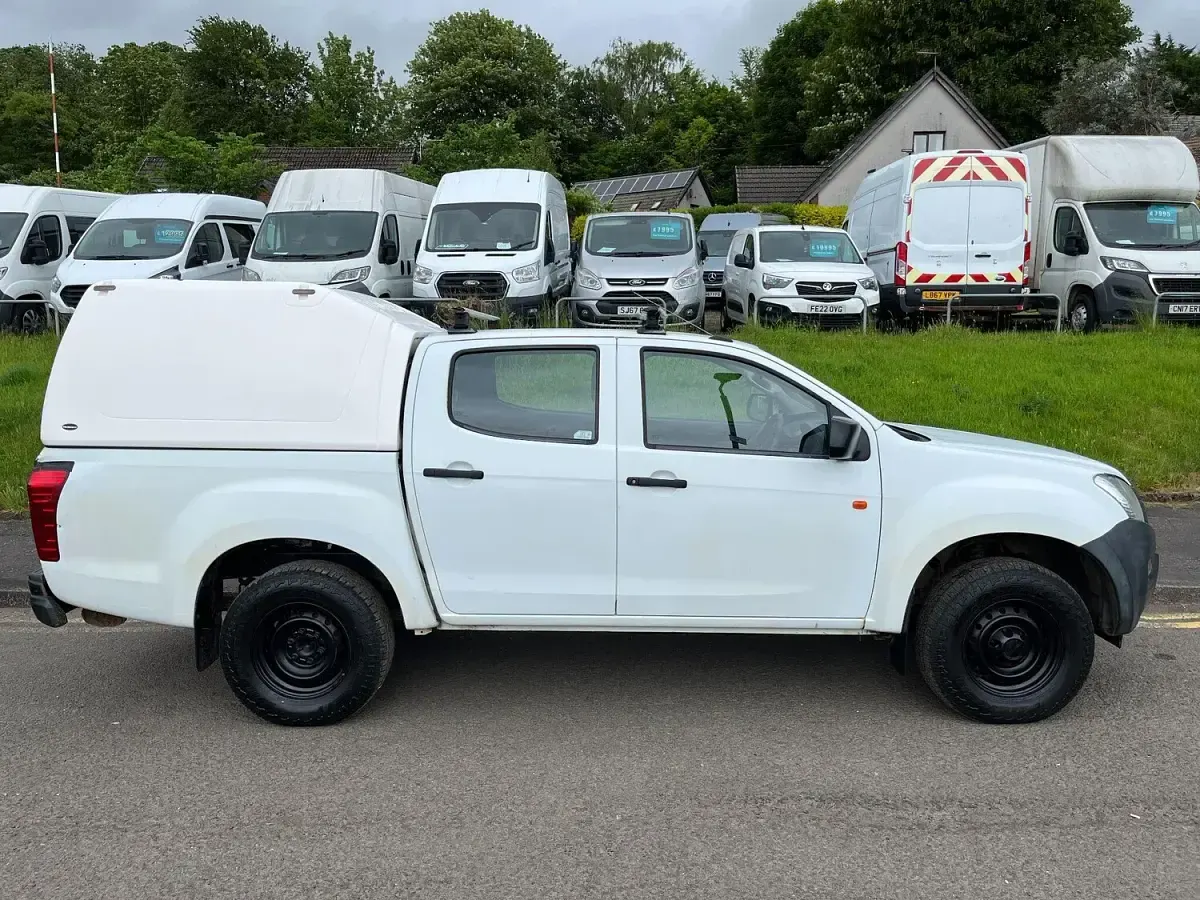 Used Isuzu D-Max 2017 White Pickup