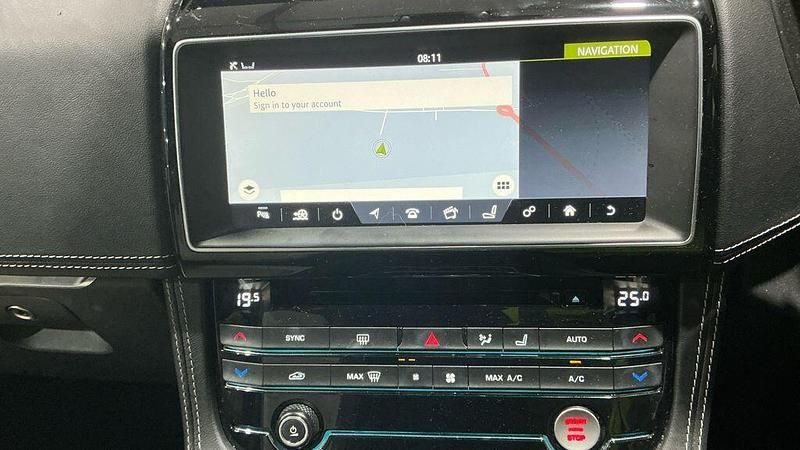 Second-hand Jaguar F-Pace R-Sport 2017 Alb SUV