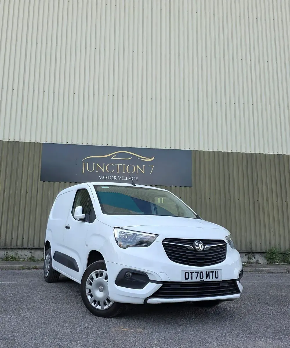 Used Vauxhall Combo Sportive 100 HP (73 kW) 2021 White MPV