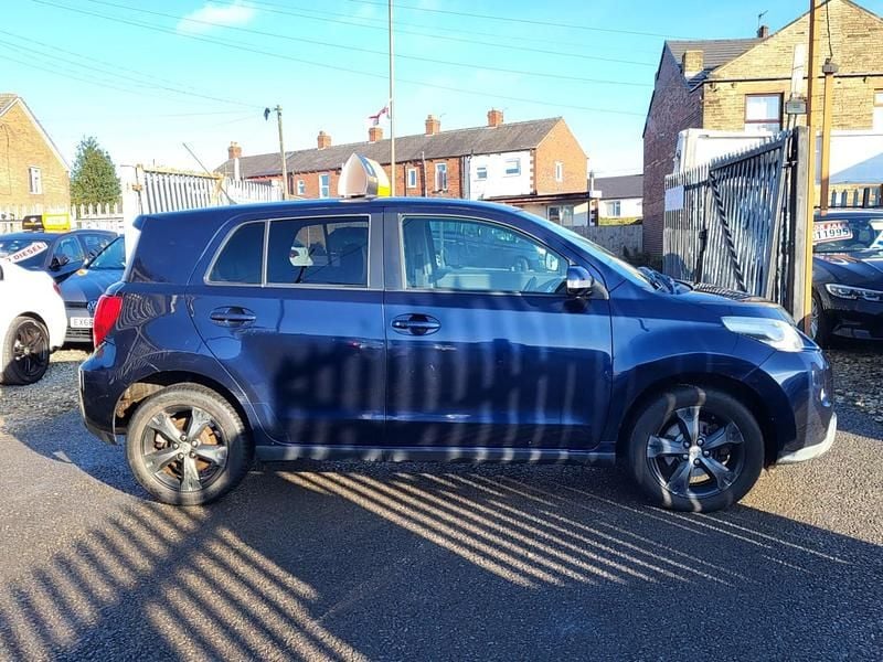 Used Toyota Urban Cruiser 2011 Blue Hatchback