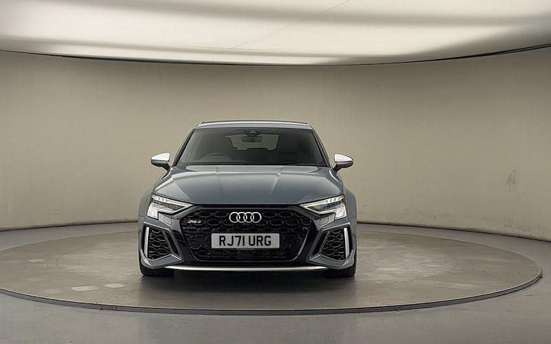 Usado Audi RS3 400 CV (294 kW) 2022 Gris Berlina