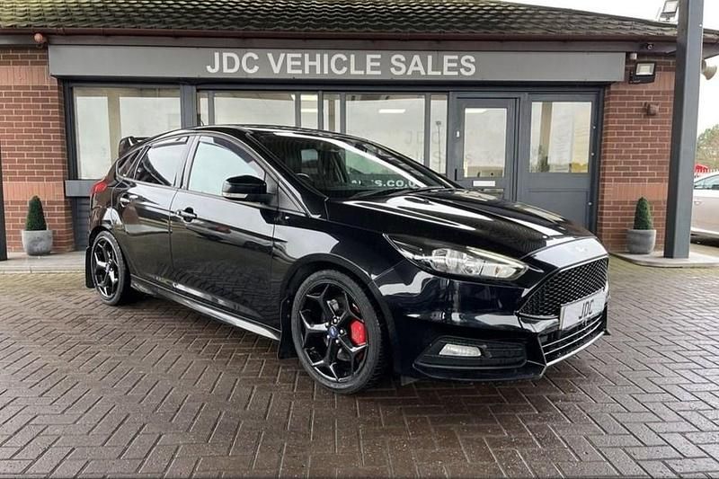Used Ford Focus ST 250 HP (183 kW) 2015 Black Hatchback
