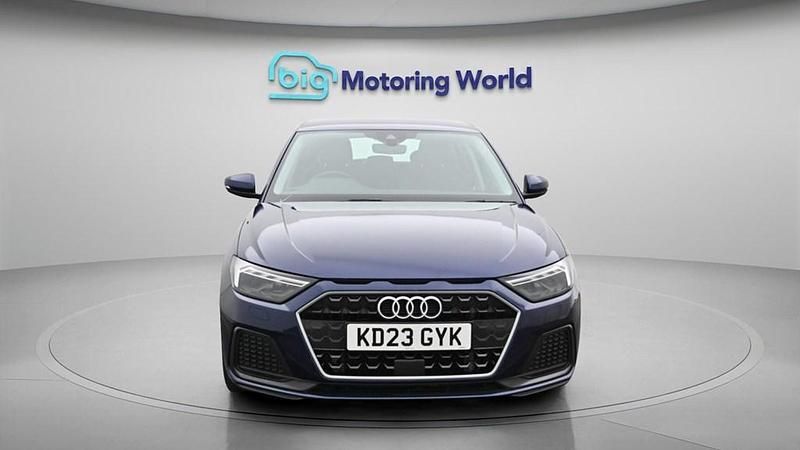 Used Audi A1 Sportback Sport 95 HP (69 kW) 2023 Blue Hatchback