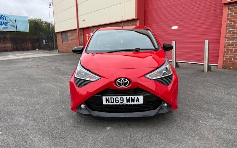 Gebraucht Toyota Aygo Trend 72 PS (52 kW) 2020 Rot Kleinwagen