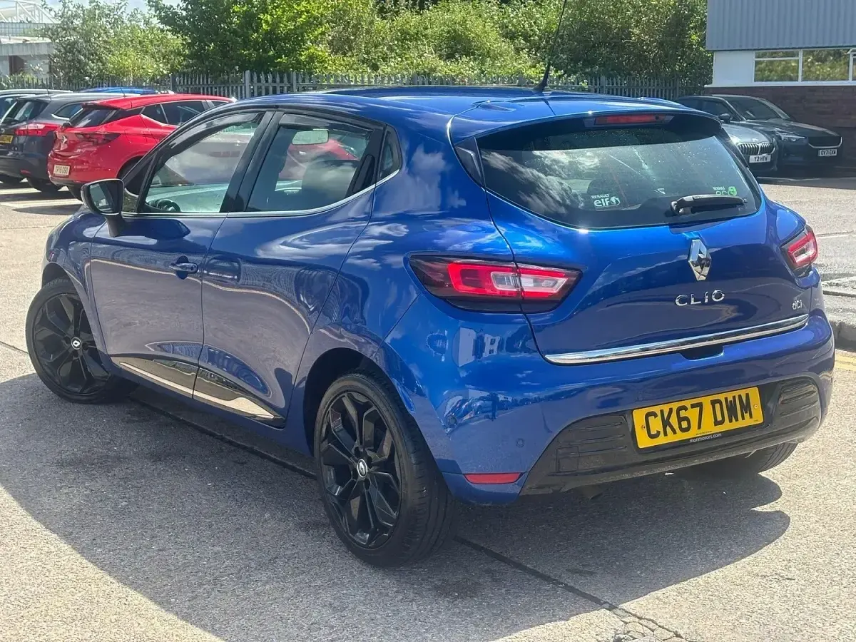 Used Renault Clio Signature 2017 Blue Hatchback