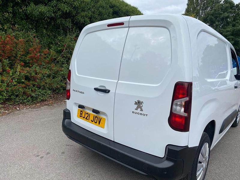 Used Peugeot Partner 2021 White MPV