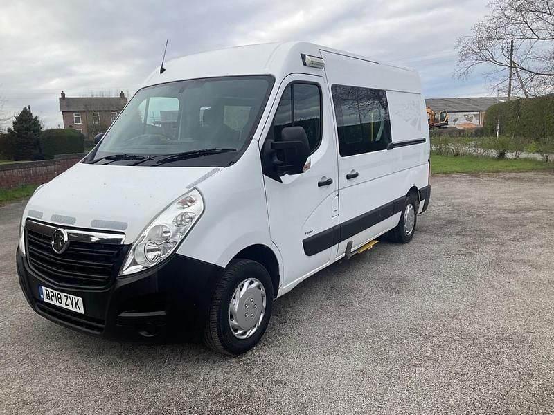 Begagnad Vauxhall Movano 130 HK (95 kW) 2018 Vit Minibuss