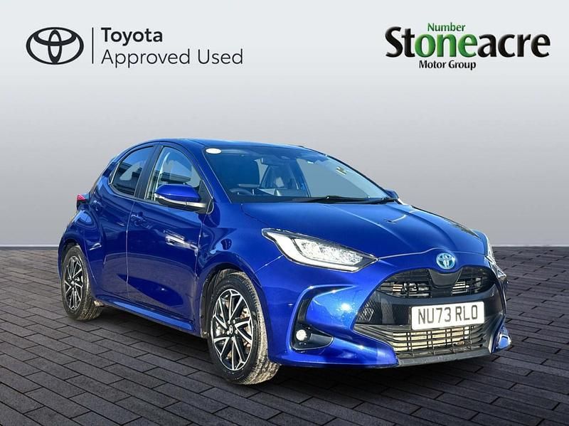 Used Toyota Yaris Hybrid Design 116 HP (85 kW) 2023 Blue Hatchback