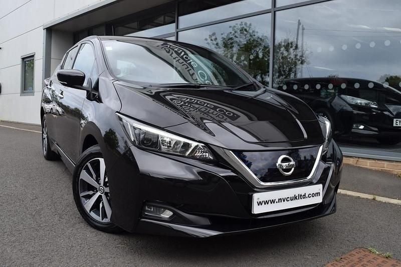 Black Used 2022 Nissan Leaf Acenta Hatchback | £9,485 (Good price) - Image 1/4