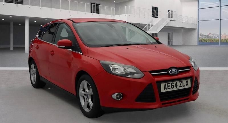 Used Ford Focus Zetec 115 HP (84 kW) 2014 Red Hatchback