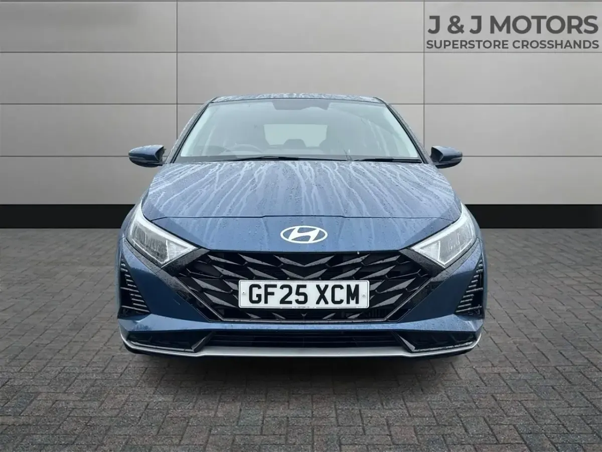 Used Hyundai i20 Advanced 100 HP (73 kW) 2025 Blue Hatchback