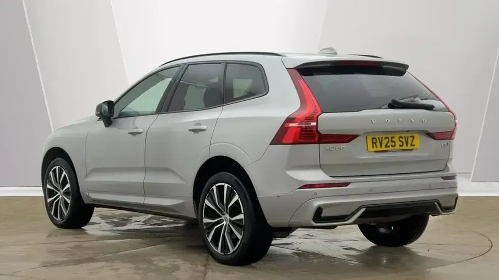 Used Volvo XC60 Ultra 250 HP (183 kW) 2025 Silver SUV
