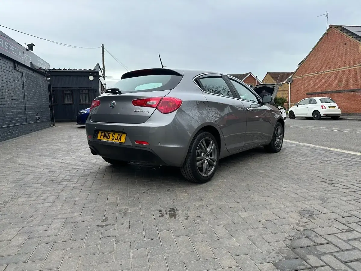Used Alfa Romeo Giulietta Super 150 HP (110 kW) 2016 Grey Hatchback