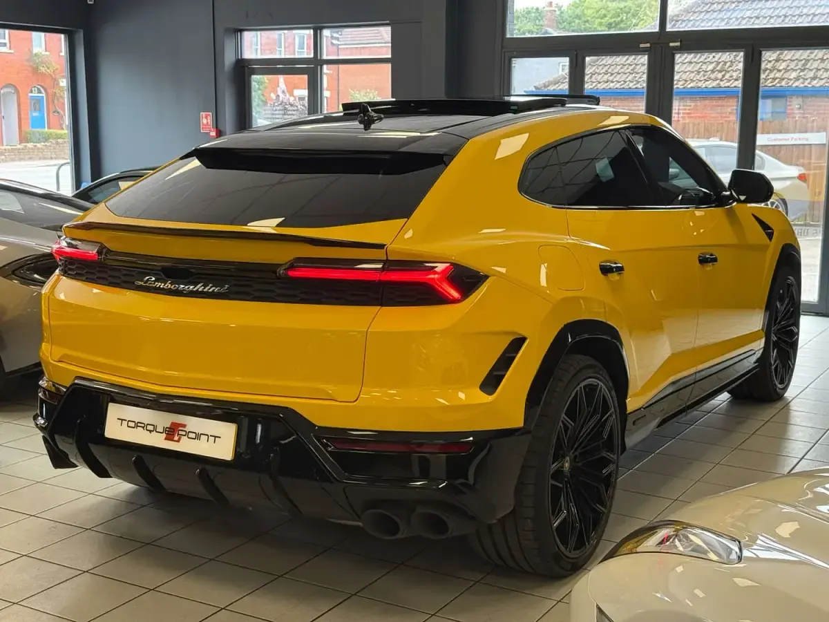 Used Lamborghini Urus 800 HP (588 kW) 2025 Yellow SUV