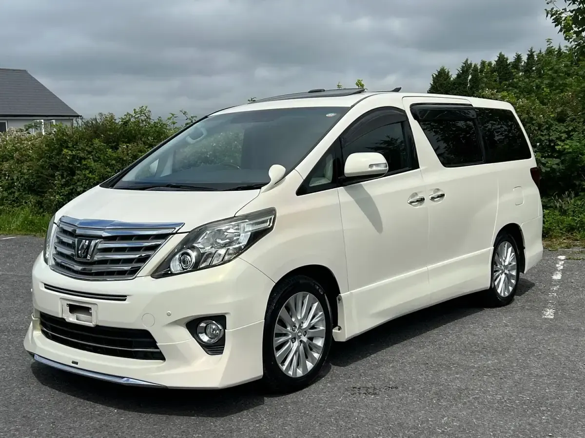 Used Toyota Alphard 280 HP (205 kW) 2013 White gold MPV