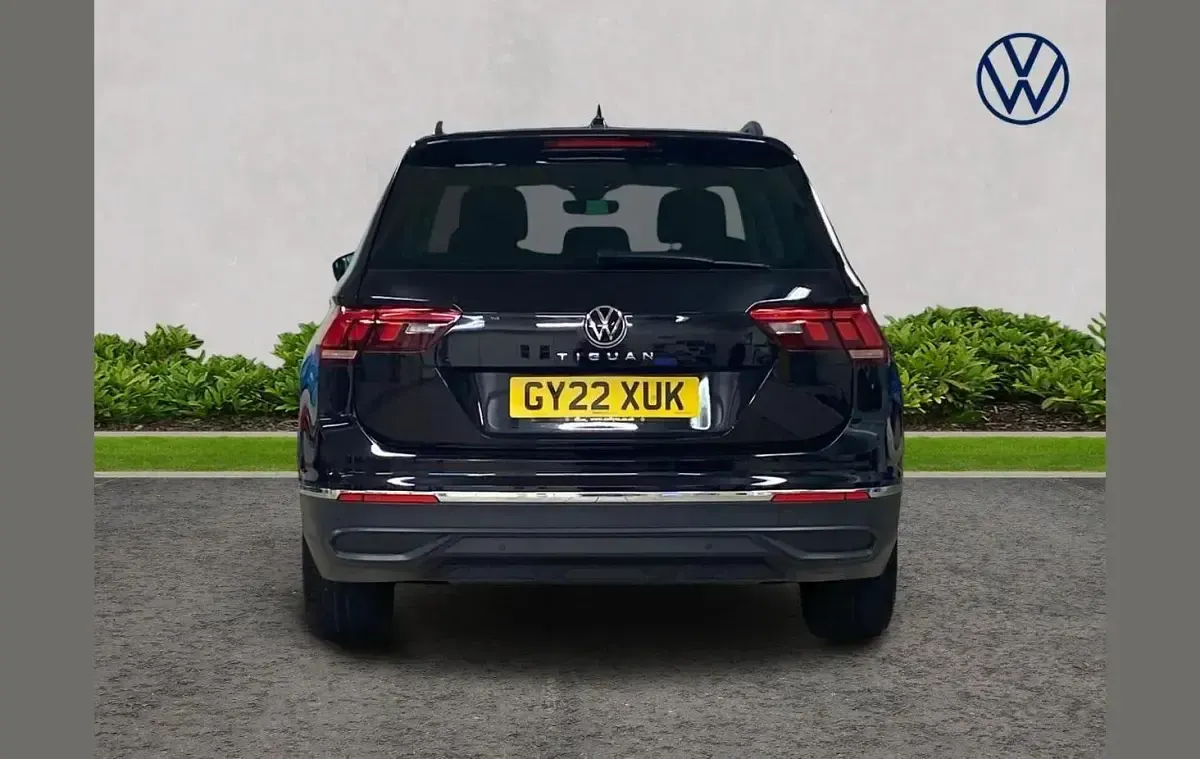 Used VW Tiguan Life 150 HP (110 kW) 2022 Black SUV