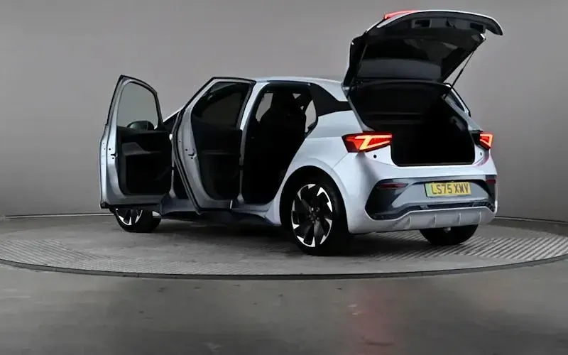 Used Cupra Born e-Boost 169 kW (231 HP) 2025 Silver Hatchback