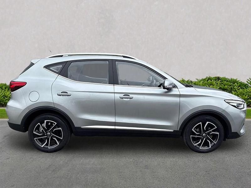 Usado MG ZS Exclusive 106 HP (77 kW) 2022 Prateado SUV