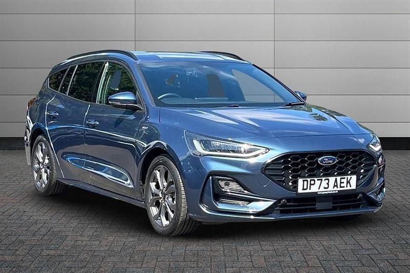 Blue Used 2023 Ford Focus ST-Line Estate | £19,000 (Fair price) - Image 1/3
