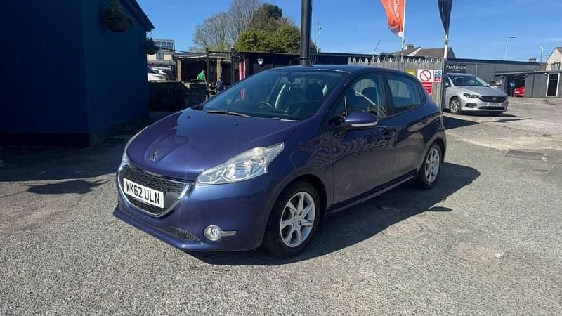 Second-hand Peugeot 208 Active 2012 Albastru Hatchback