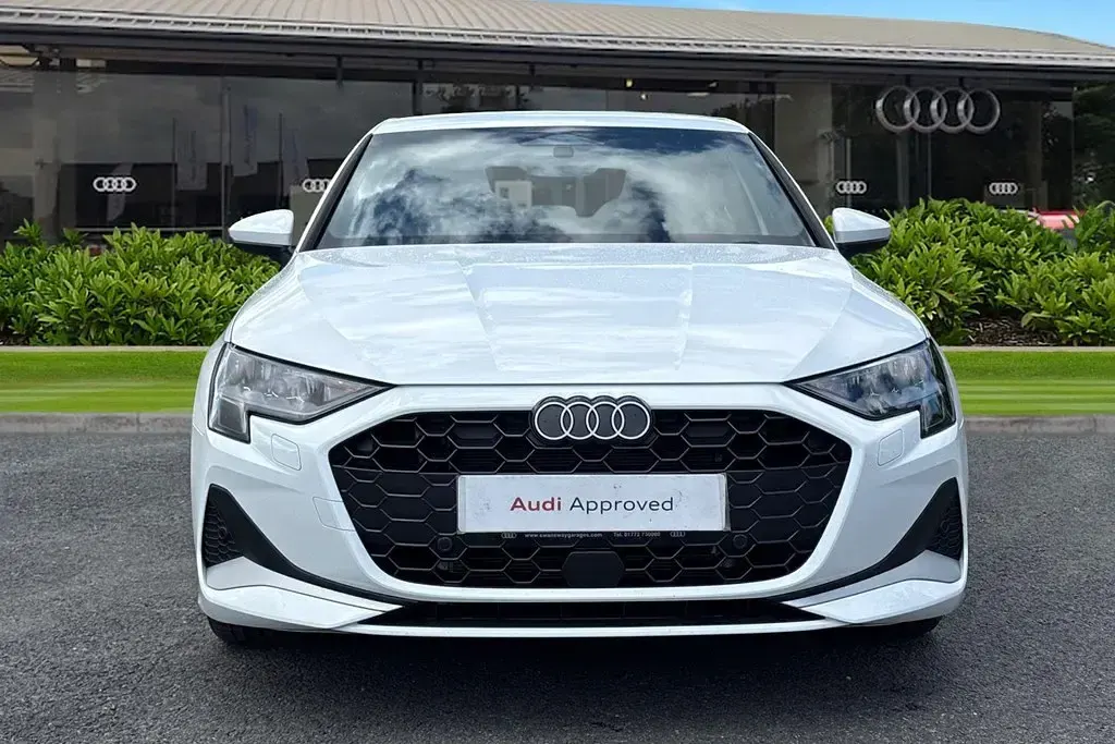 Used Audi A3 e-tron Sport 204 HP (150 kW) 2026 White Hatchback