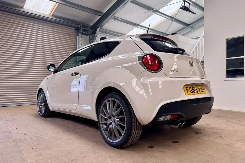 Used Alfa Romeo MiTo Quadrifoglio Verde 170 HP (125 kW) 2016 White Hatchback