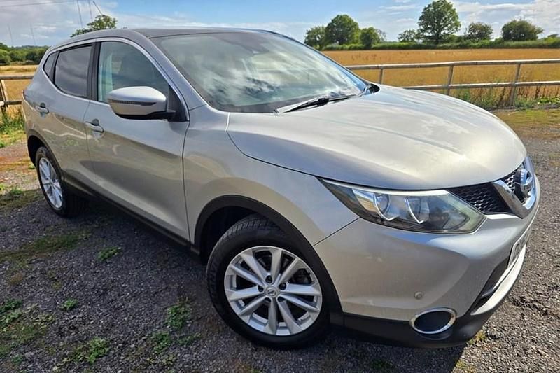 Silver Used 2015 Nissan Qashqai Acenta Premium SUV | £5,250 (Fair price) - Image 1/1