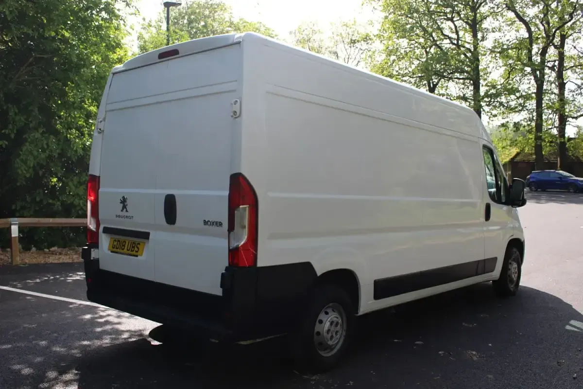 Second-hand Peugeot Boxer 2018 Alb Van