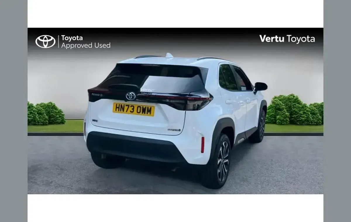 Used Toyota Yaris Cross Design 116 HP (85 kW) 2023 White SUV
