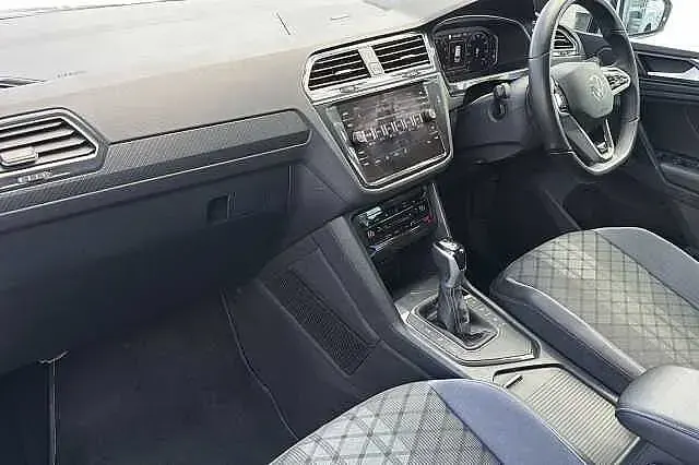 Used VW Tiguan R-line 150 HP (110 kW) 2023 White SUV