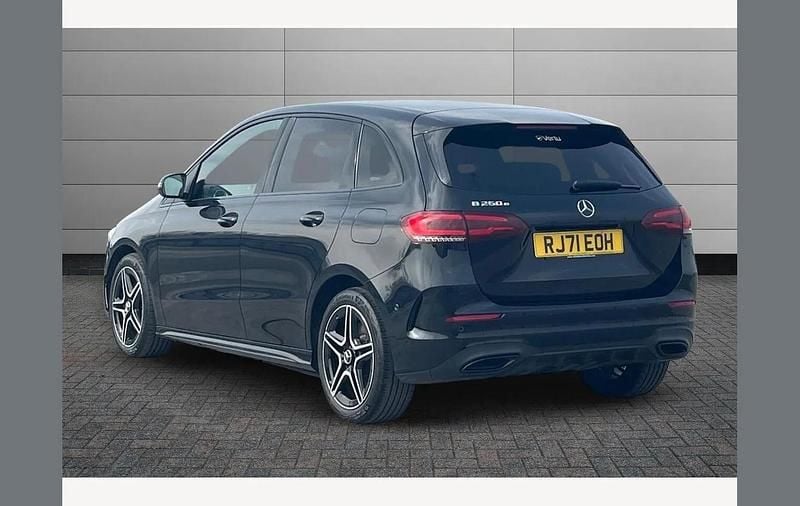 Used Mercedes B250e Executive 214 HP (157 kW) 2021 Black MPV