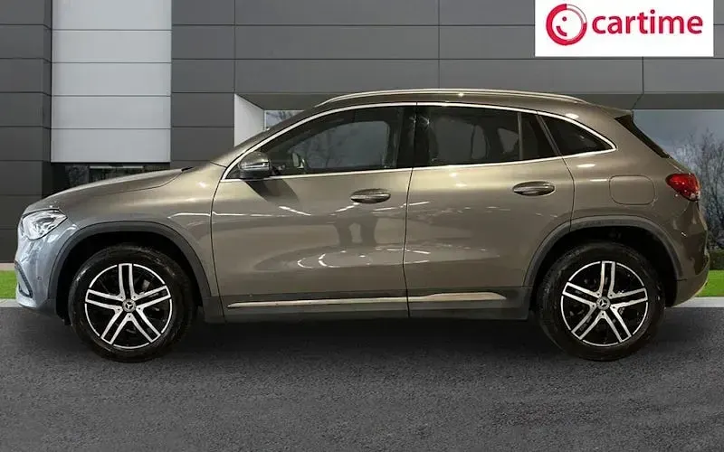 Used Mercedes GLA200 Executive 150 HP (110 kW) 2021 Grey SUV