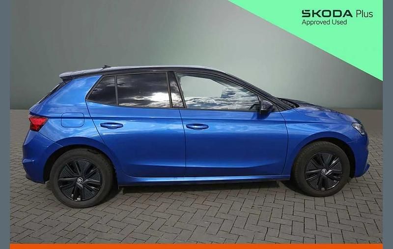 Used Skoda Fabia Design Edition 79 HP (58 kW) 2025 Race blue metallic black magic pearl effect Hatchback