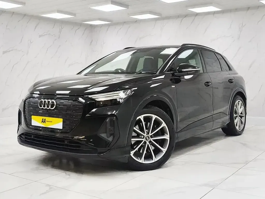 Second-hand Audi Q4 e-tron Comfort 150 kW (204 CP) 2022 Negru SUV