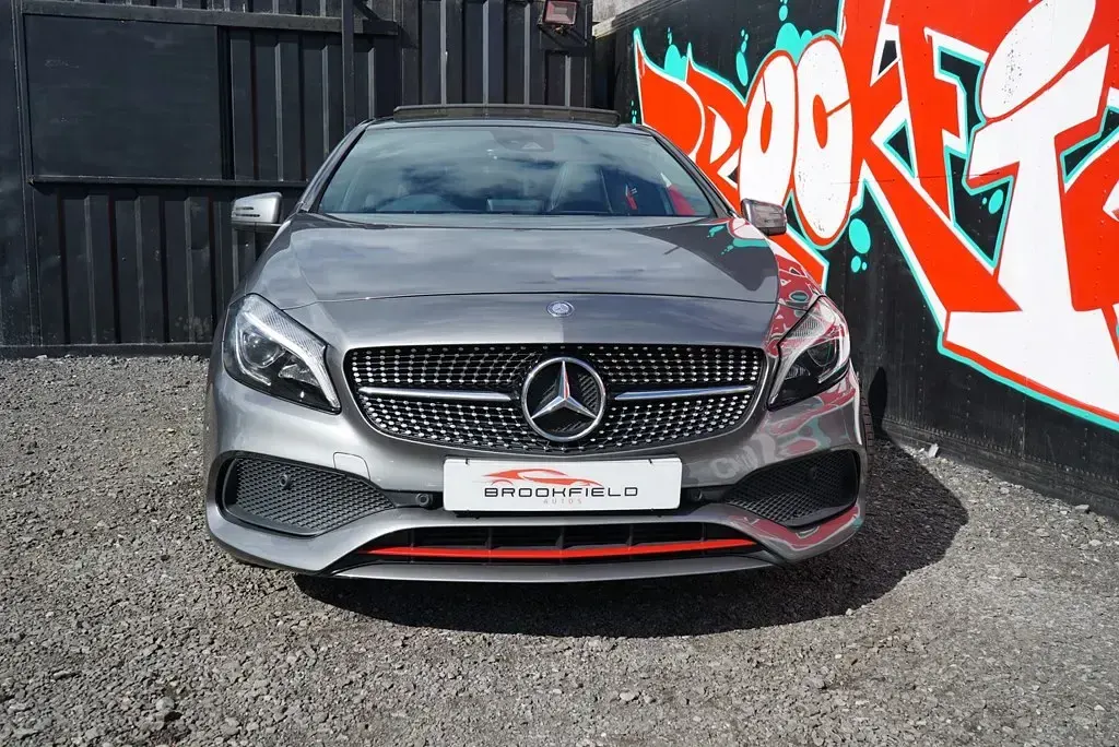 Begagnad Mercedes A250 Premium 218 HK (160 kW) 2016 Grå Halvkombi