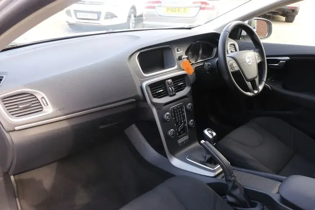 Used Volvo V40 2016 Silver Hatchback