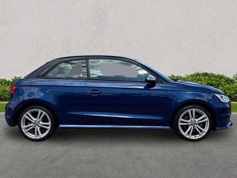 Begagnad Audi A1 Advanced 256 HK (188 kW) 2014 Blå Halvkombi