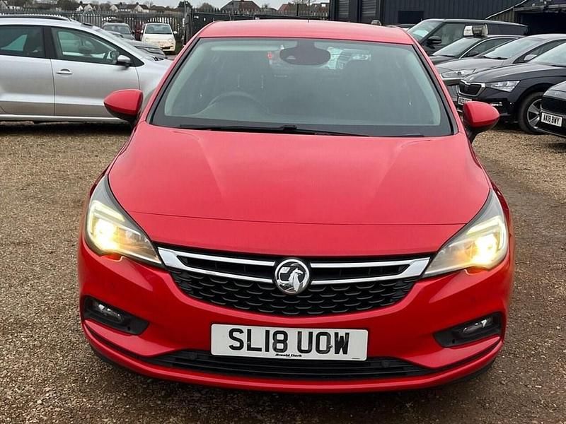 Used Vauxhall Astra SRi 150 HP (110 kW) 2018 Red Hatchback