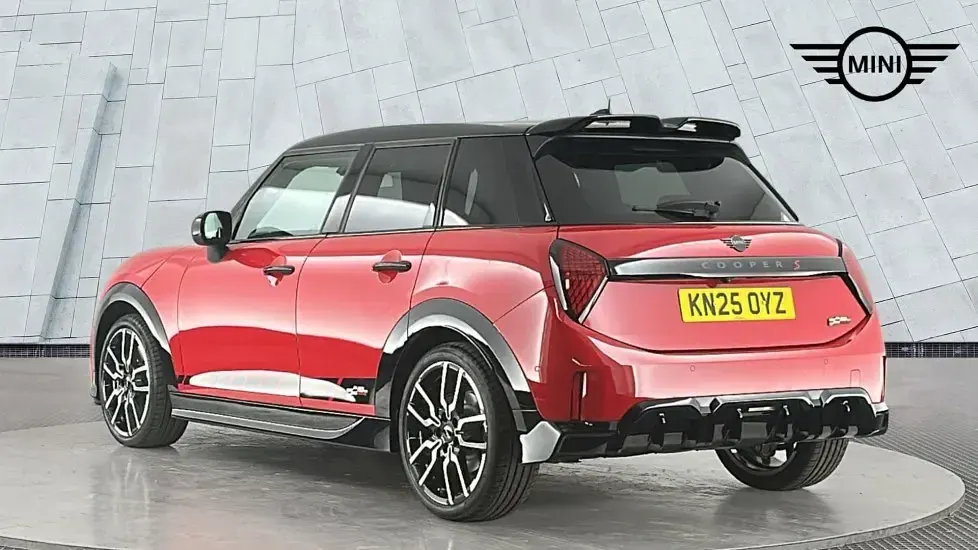 Used Mini Cooper S Hatch 201 HP (147 kW) 2025 Red Hatchback