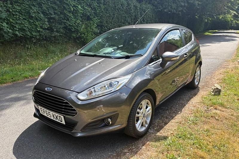Grey Used 2015 Ford Fiesta Zetec Hatchback | £5,740 (Fair price) - Image 1/1