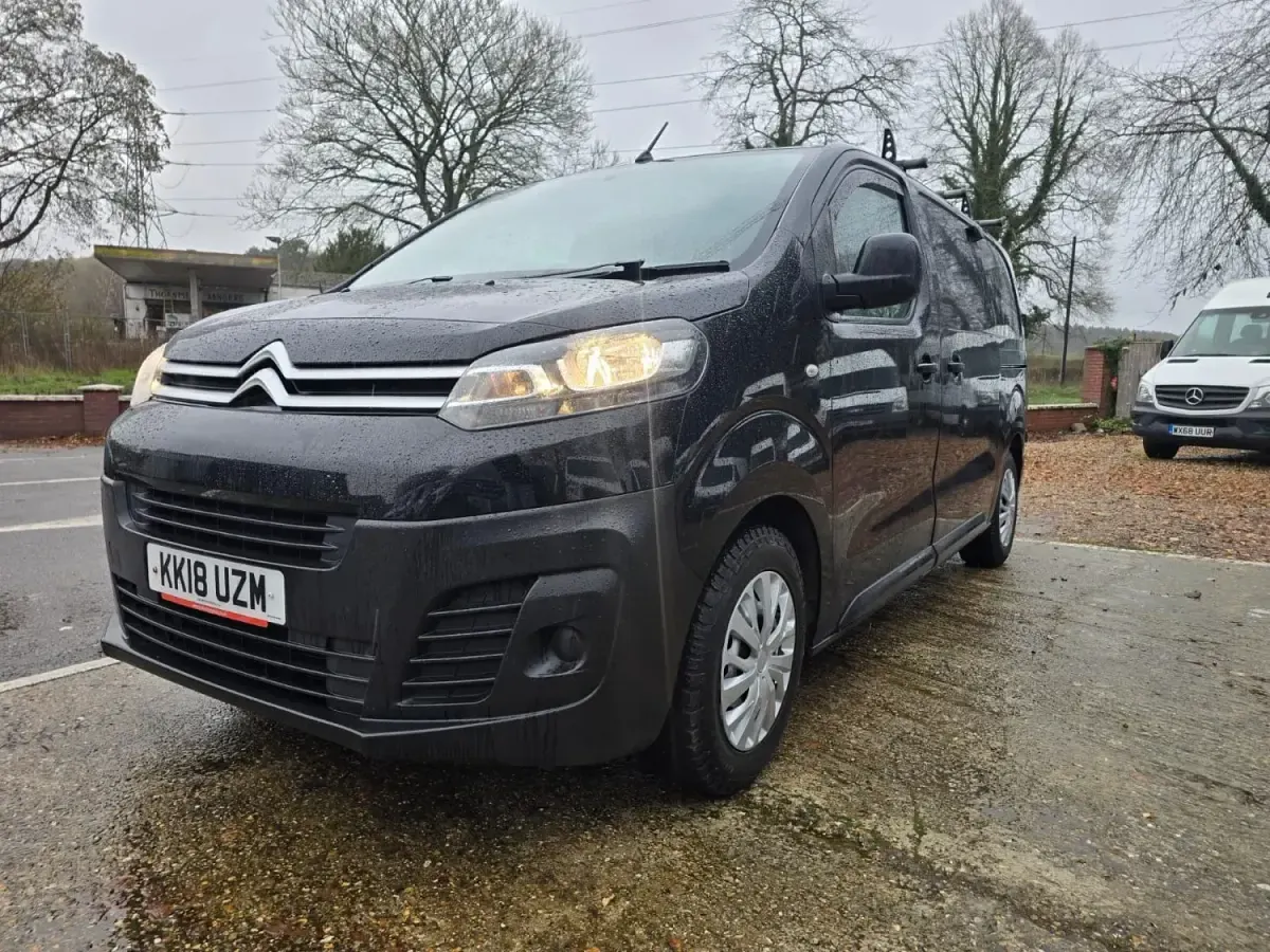 Używany Citroën Dispatch 2018 Czarny Minivan