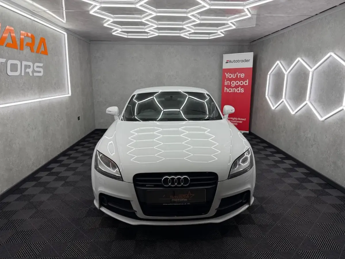Second-hand Audi TT Black Edition 170 CP (125 kW) 2012 Alb Coupe