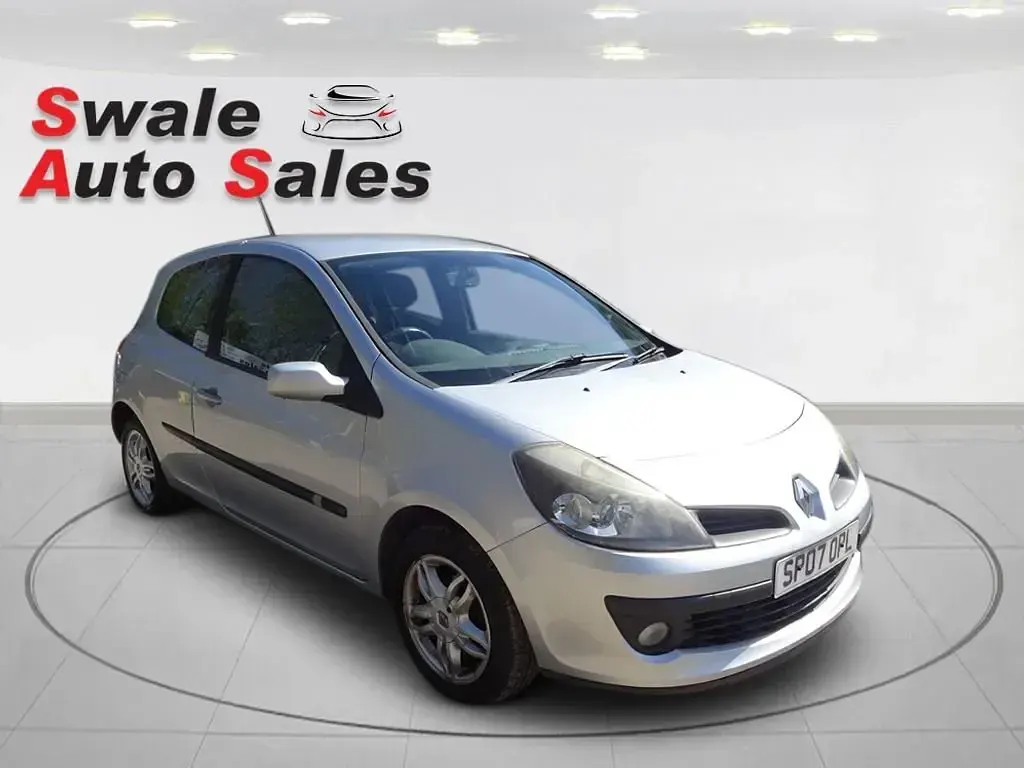 Used Renault Clio Dynamique 98 HP (72 kW) 2007 Silver Hatchback