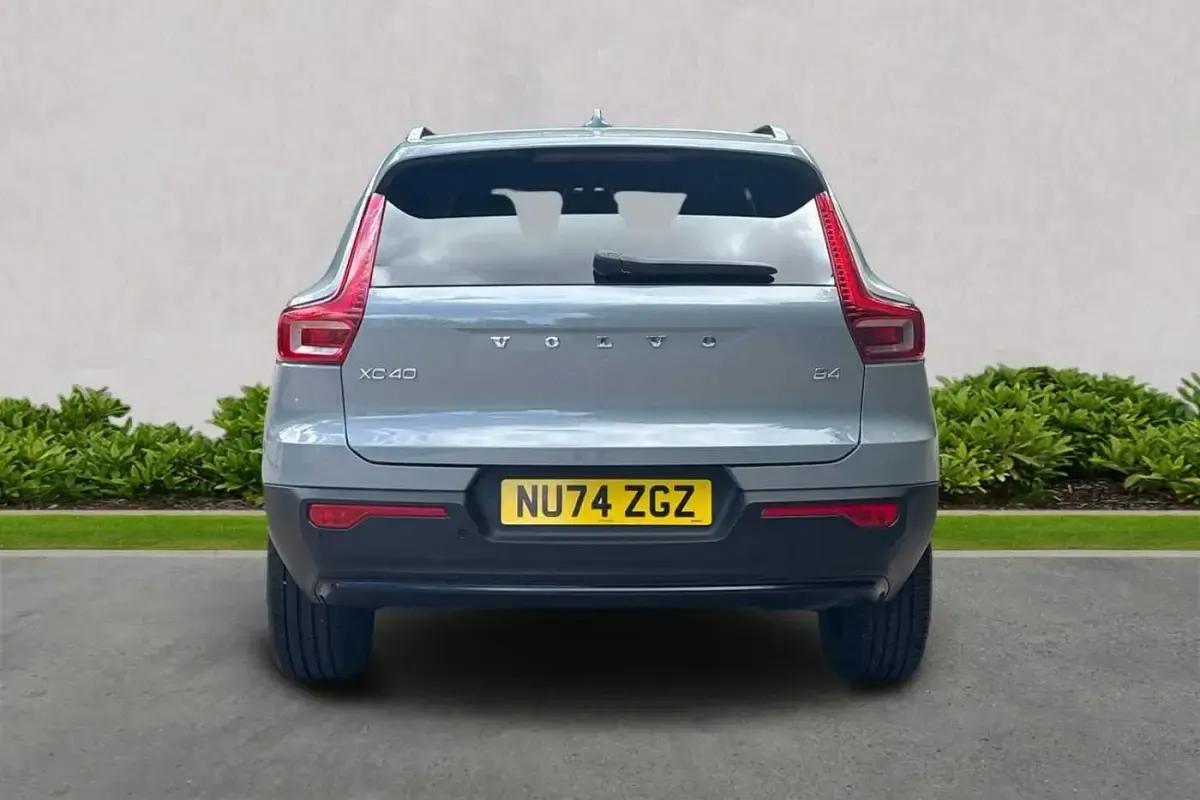Used Volvo XC40 Plus 197 HP (144 kW) 2025 Grey SUV