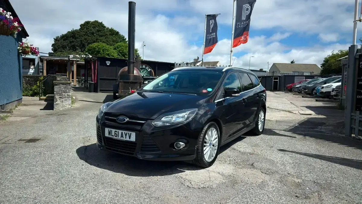 Used Ford Focus Zetec 125 HP (91 kW) 2011 Black Estate