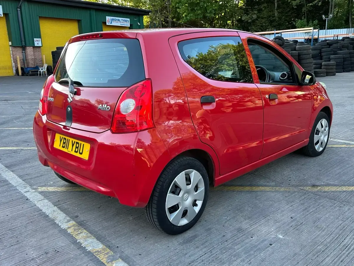 Used Suzuki Alto 2011 Red Hatchback