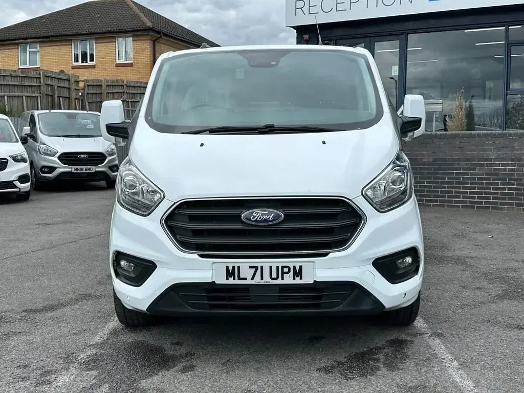 Used Ford Transit Custom Limited 130 HP (95 kW) 2021 White Van