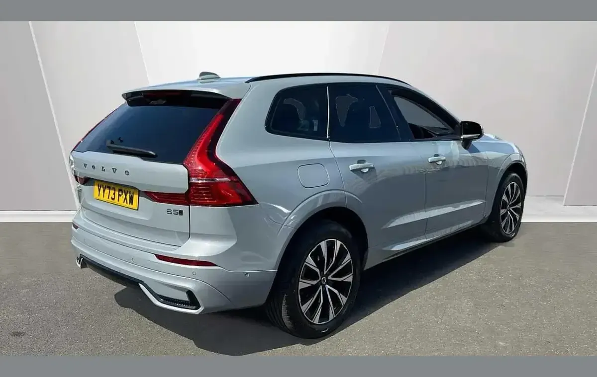 Used Volvo XC60 Plus 247 HP (181 kW) 2023 Grey SUV