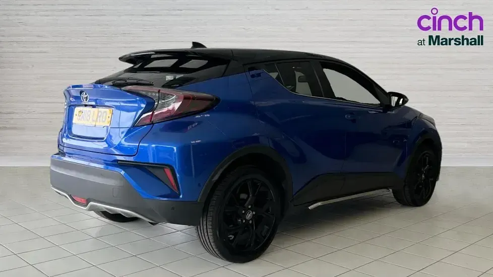 Used Toyota C-HR 115 HP (84 kW) 2018 Nebula blue bitone SUV