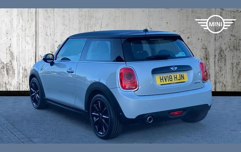 Used Mini Cooper Hatch 136 HP (100 kW) 2018 White silver Hatchback